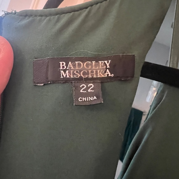 Badgley Mischka Dress Green - Picture 3 of 3